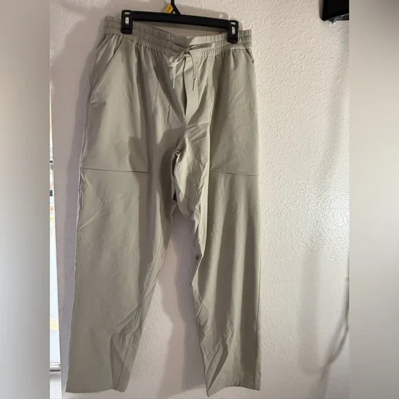 lululemon athletica Men's Light Gray Cargo Pants - Picture 2 of 7